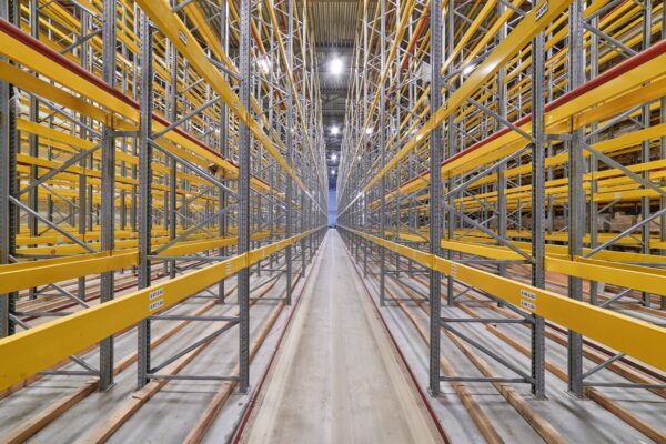 Teowniki do budowy magazynów wysokiego składowania